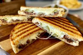 Sucuklu Tost